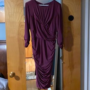 Tadashi Shoji dress EUC. Size Medium! Beautiful magenta color